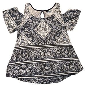 5/$25 Women’s evolve LA cold shoulder style top